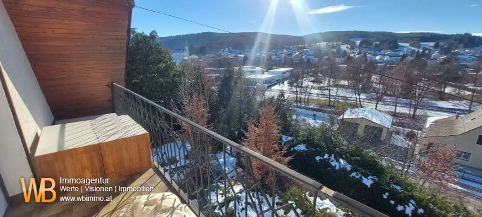 Fernblick 3 Geschoße, über 200m² WNFL + 100m² Lager + 4300m² Eigengrund