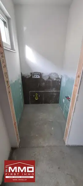 ***ERSTBEZUGS-DOPPELHAUSHÄLFTE DIREKT AM WASSER MIT SÜD-GARTEN!***