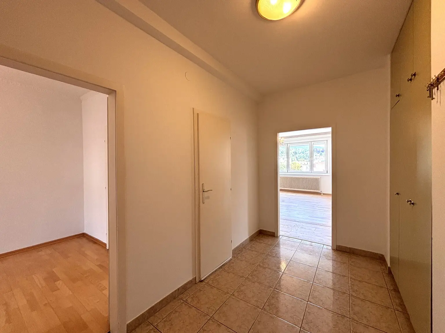 3 ZIMMER + Parkplatz  im ZENTRUM!!!