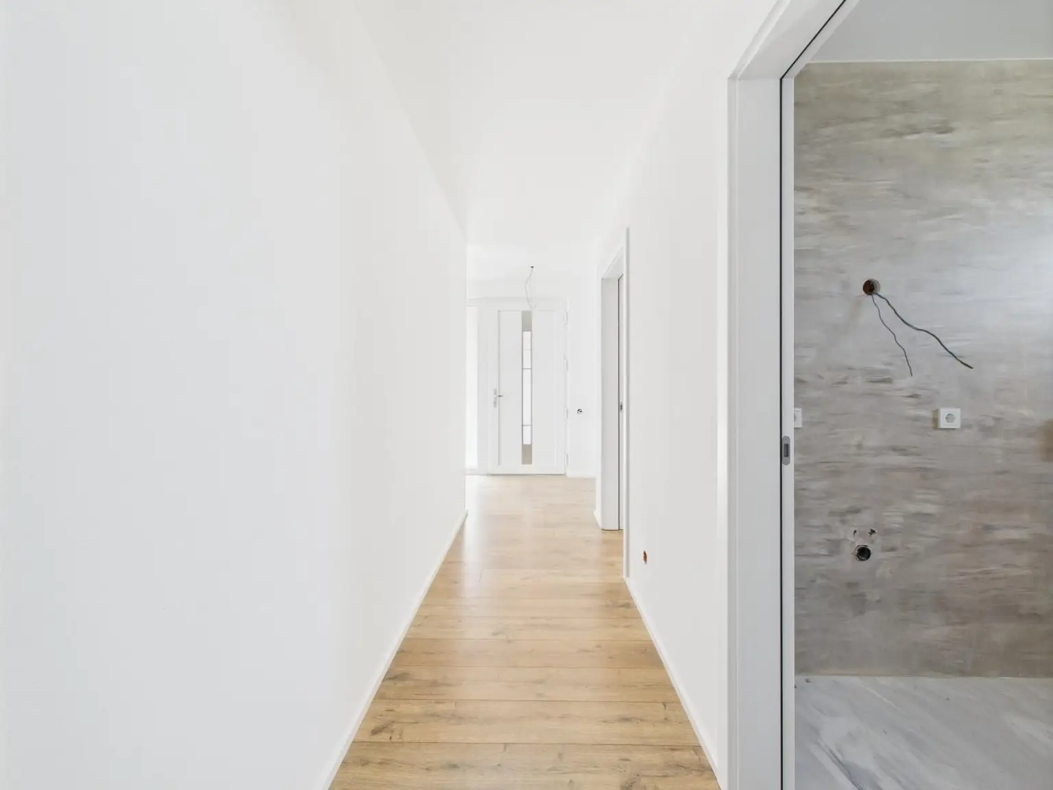 Luxus trifft Technik: Erstbezug mit hochwertiger Ausstattung, Smart Home & Salzwasserpool in Wels-West