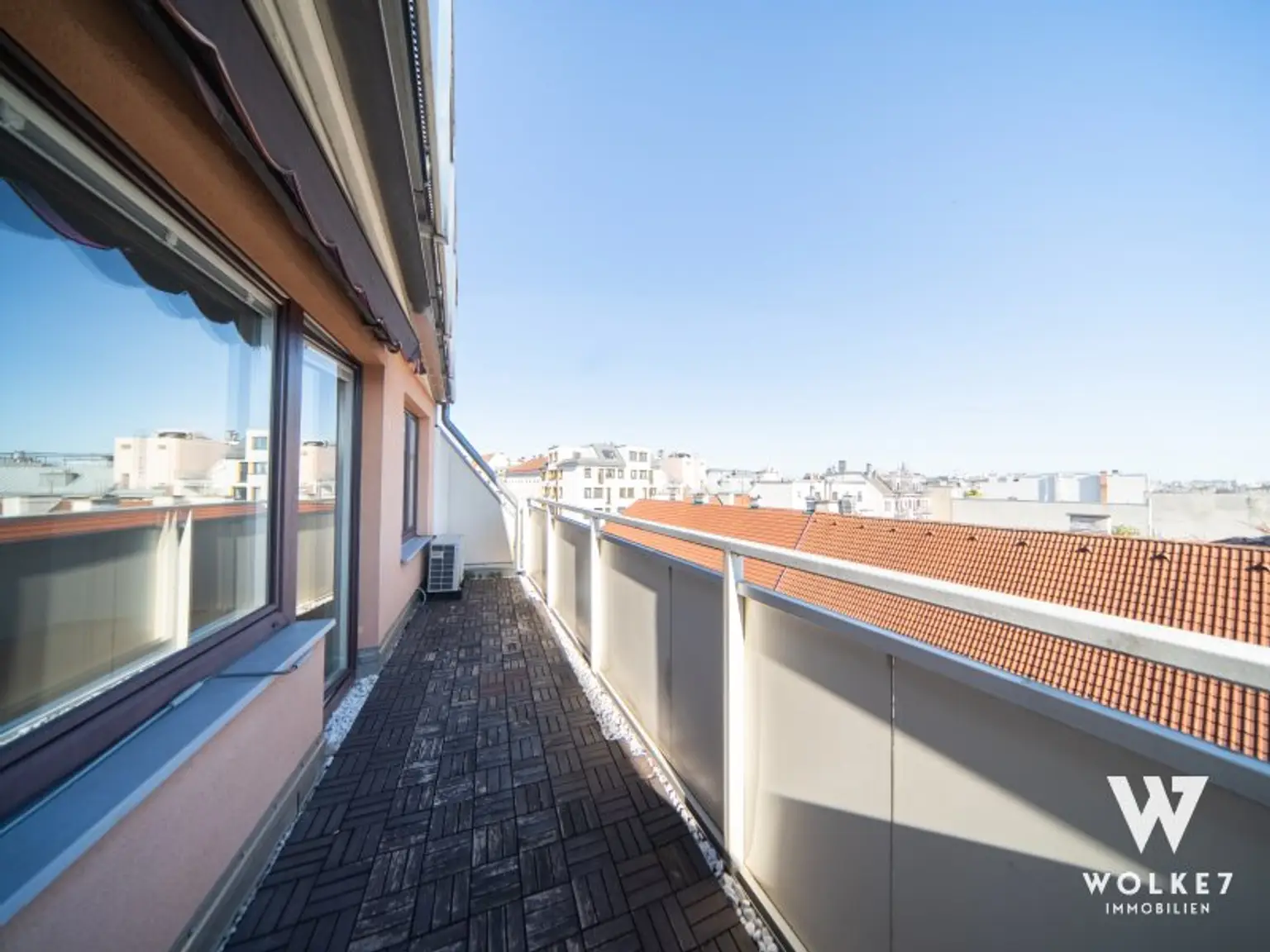 1060: Exklusive Traumwohnung mit Panoramablick: Top-Lage | klimatisiert | 2 Freiflächen (Südosten und Westen) | günstige Tiefgarage