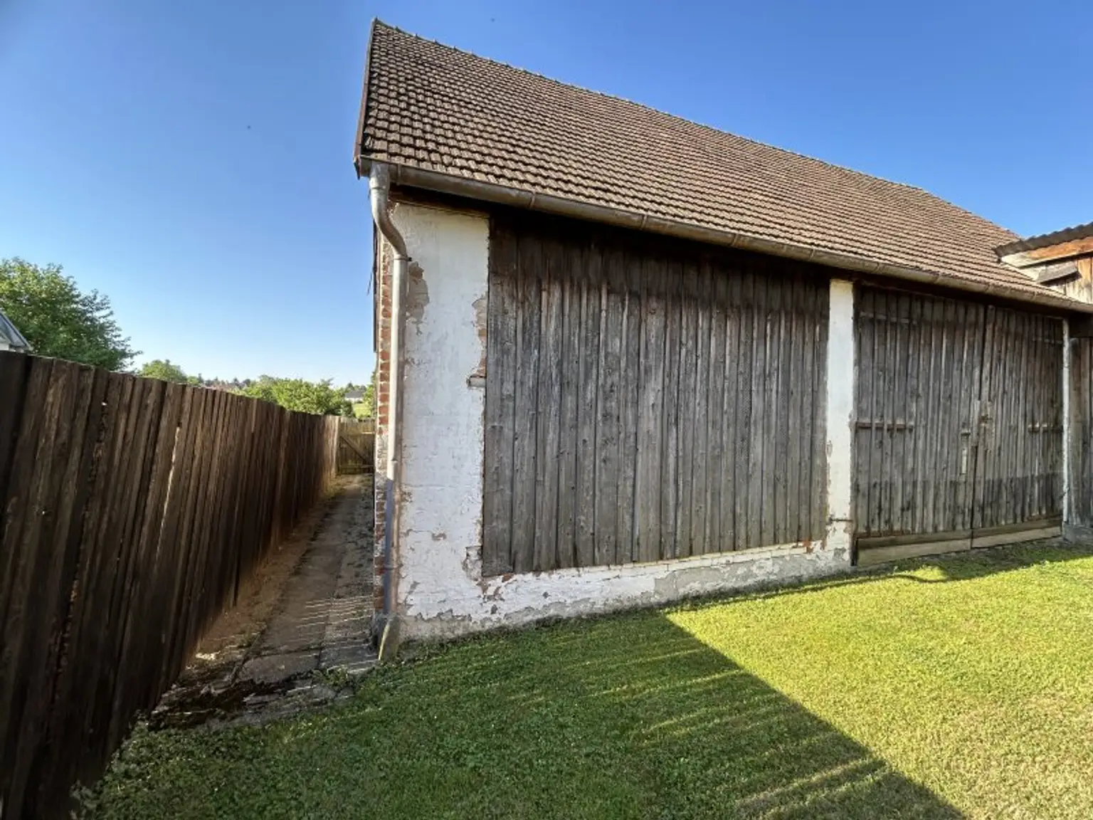 +++ Charmantes Bauernhaus mit großzügigen Nebengebäuden und großem Garten in Kleinwarasdorf! +++