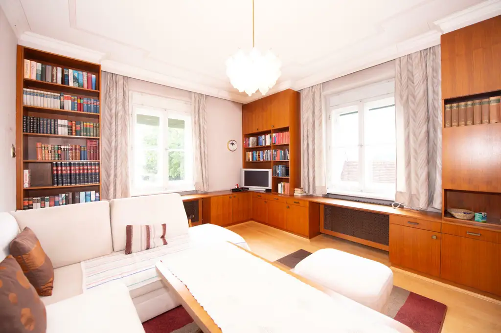 Ein Anwesen voller Möglichkeiten – großzügiges Haus mit Traumgrundstück