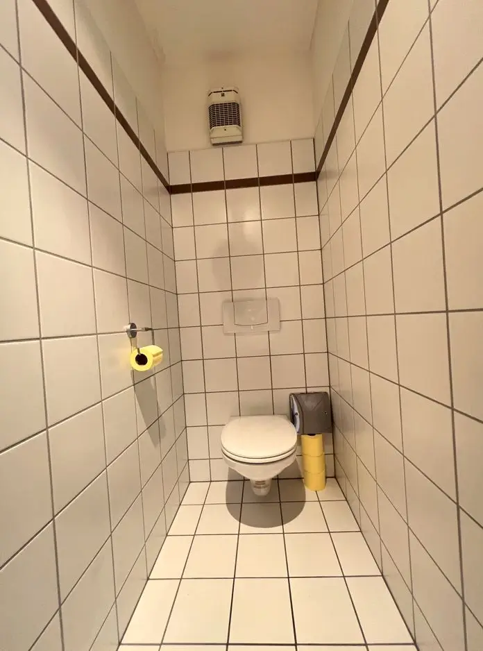 Dachgeschosswohnung, 2 Zimmer Nähe Klinik Ottakring
