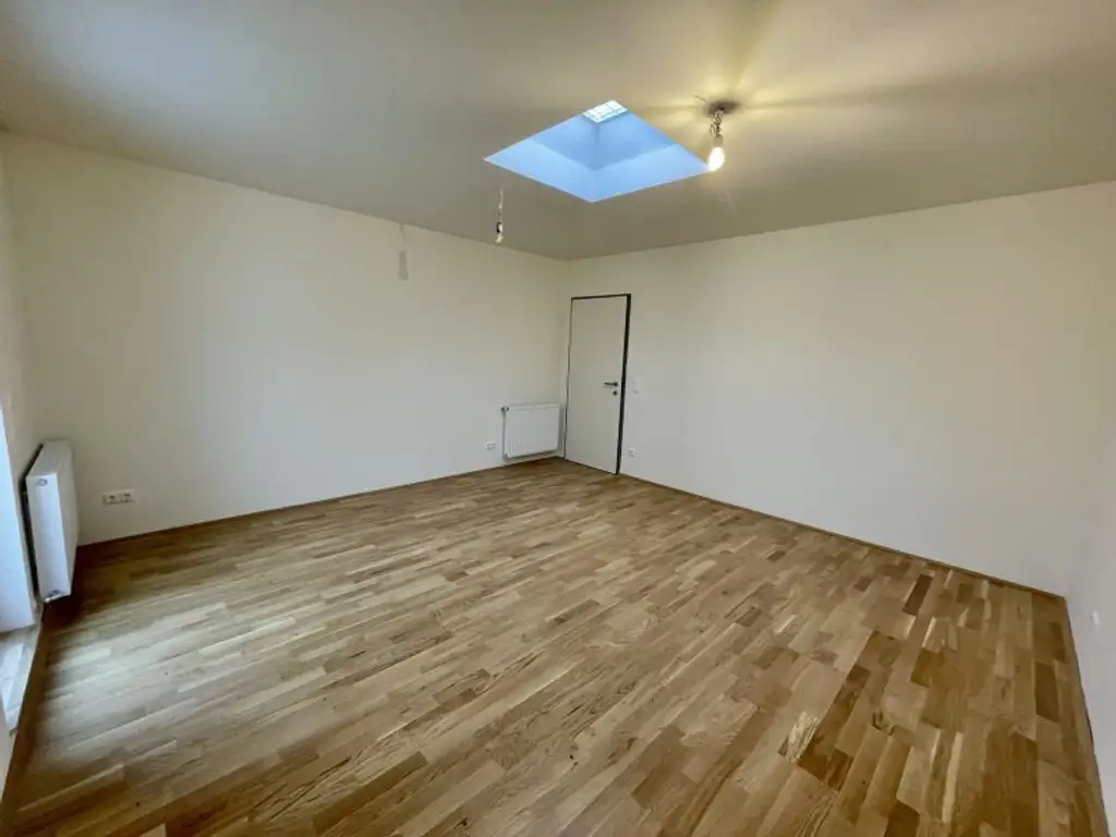 Großzügige Wohnung mit 60 m² Freifläche!