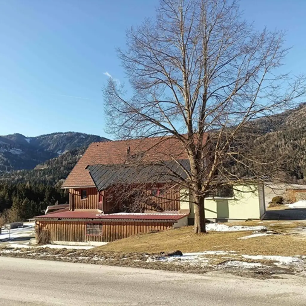 Renoviertes Wohnhaus mit großen Wohnräumen in Tragöss - Nahe Grüner See - zu kaufen !