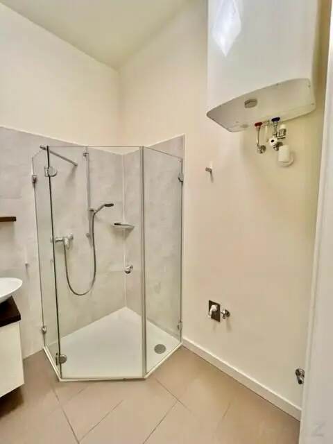 Altbau-Garconniere: Nähe FH-Joanneum im 3.OG ohne Lift - ab 1.12. beziehbar