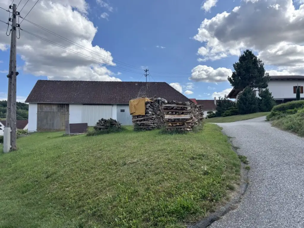 ** CHARMANTES ORIGINAL **  Olbendorf - gepflegter Vierkanthof in Ortslage mit ca. 1470 m2 Eigengrund !!