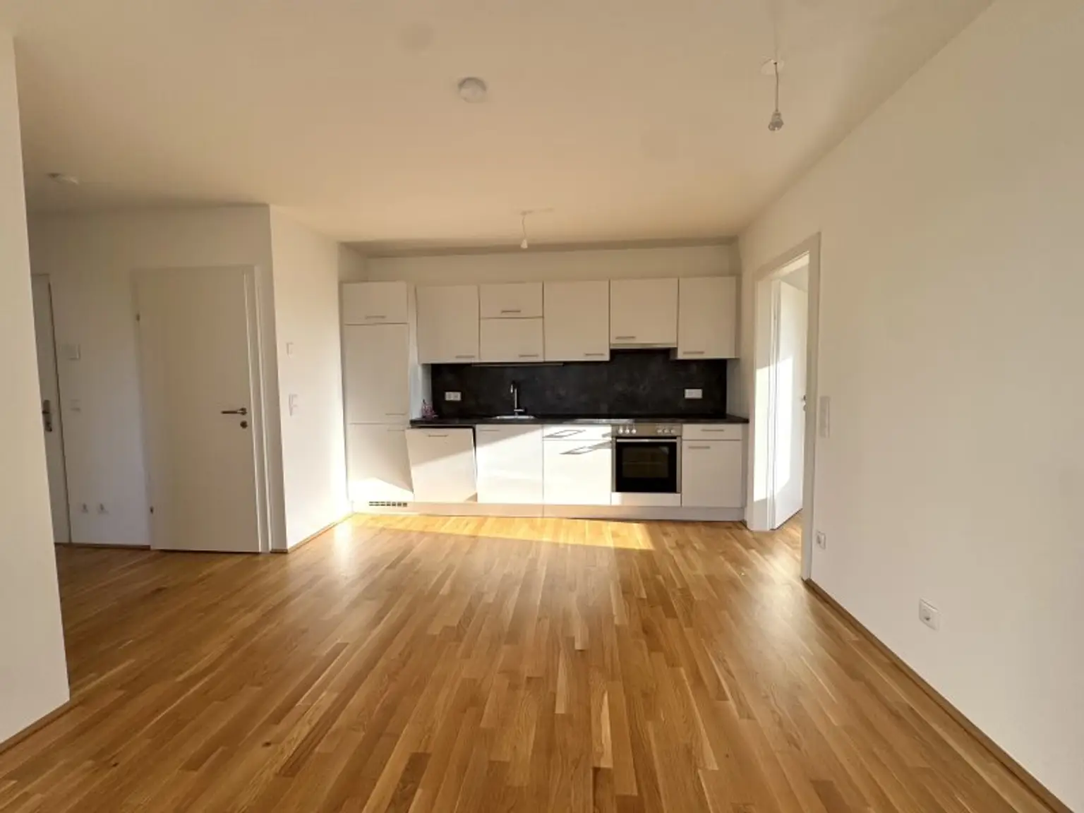 In Ruhelage nähe U1 Kagraner Platz