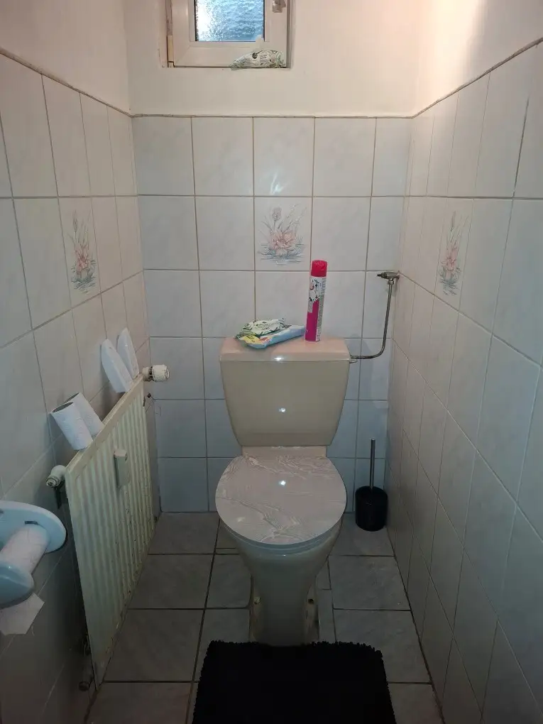 Möblierte 2-Zimmer-Wohnung im Erdgeschoß eines Wohnhauses im Zentrum von Bruck/Mur zu mieten !