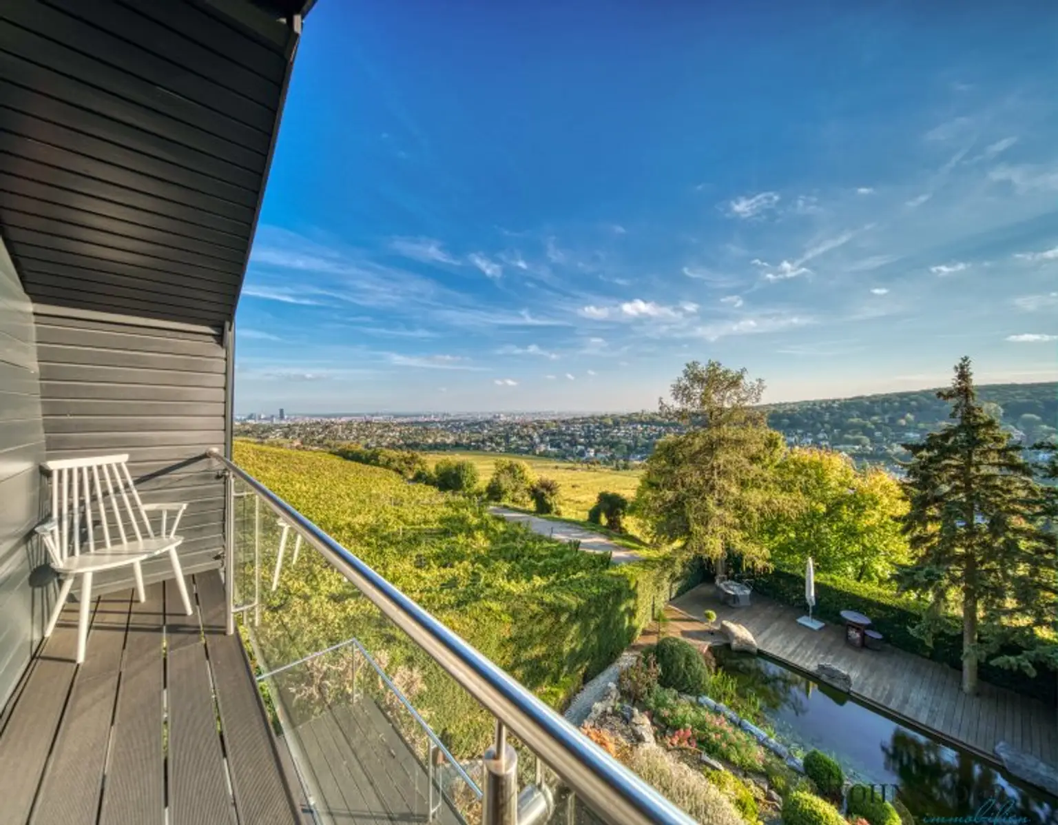 Exklusives Traumhaus zur Miete mit Panoramablick auf die Weinberge