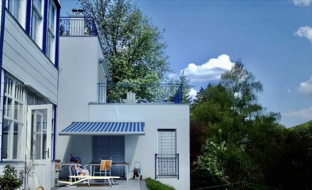 Beletage in Waldrandlage, große Terrasse, Gartennutzung, Carport, energieeffizient, Grünblick