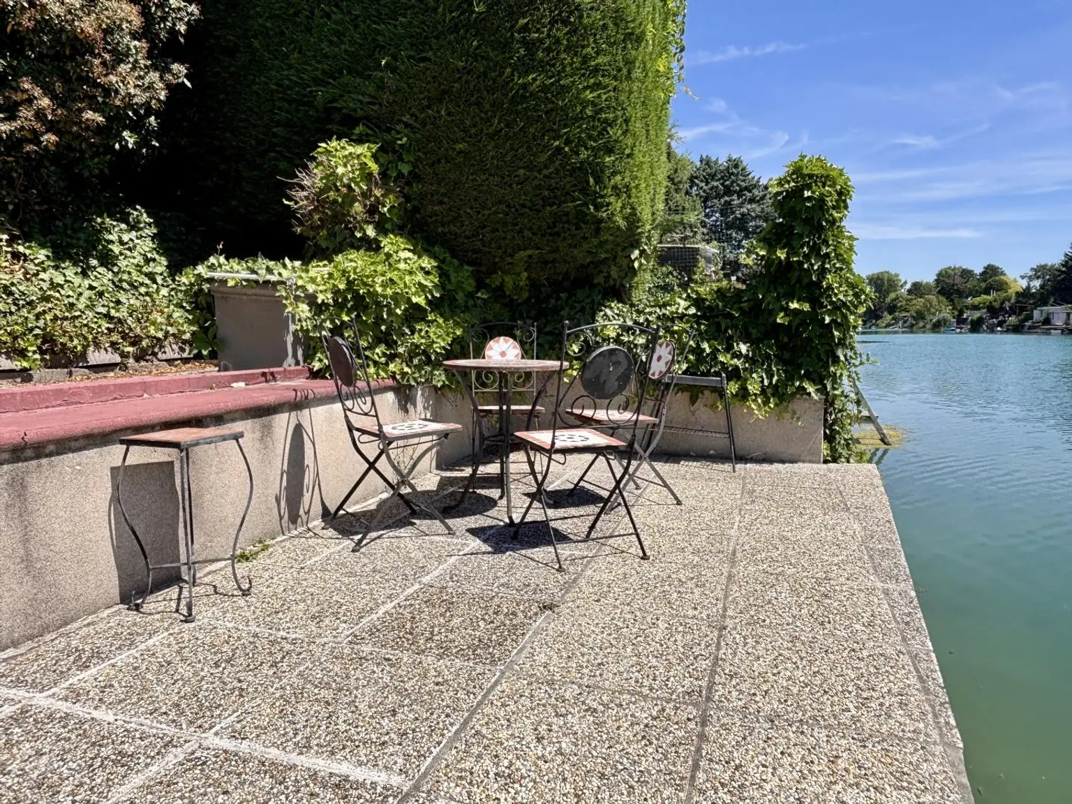 Sitzplatz am See