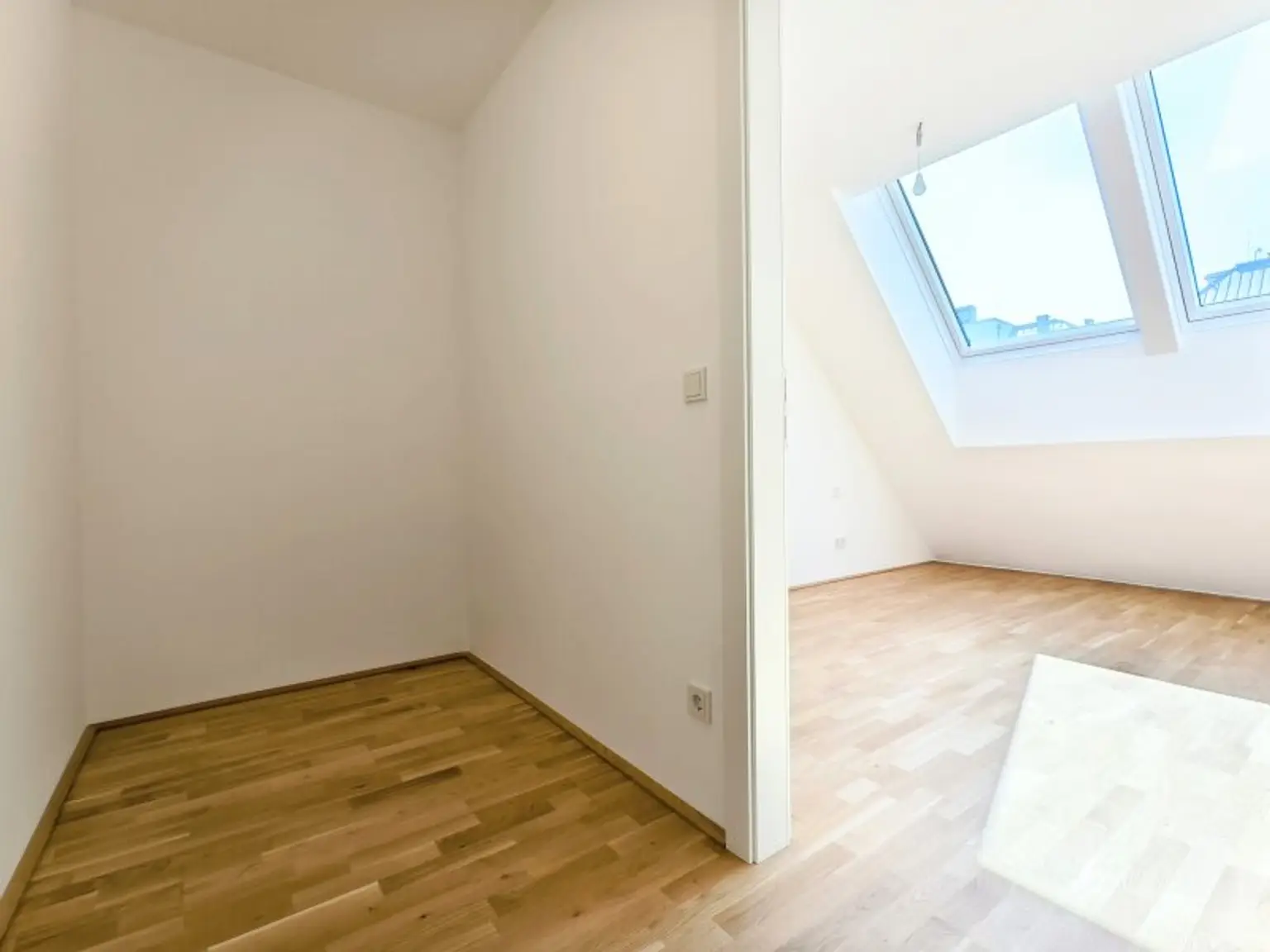 MODERN LIVING – Exklusive Dachgeschosswohnung mit Süd-Terrasse - Erstbezug auf Eigengrund - KÜCHE INKLUSIVE