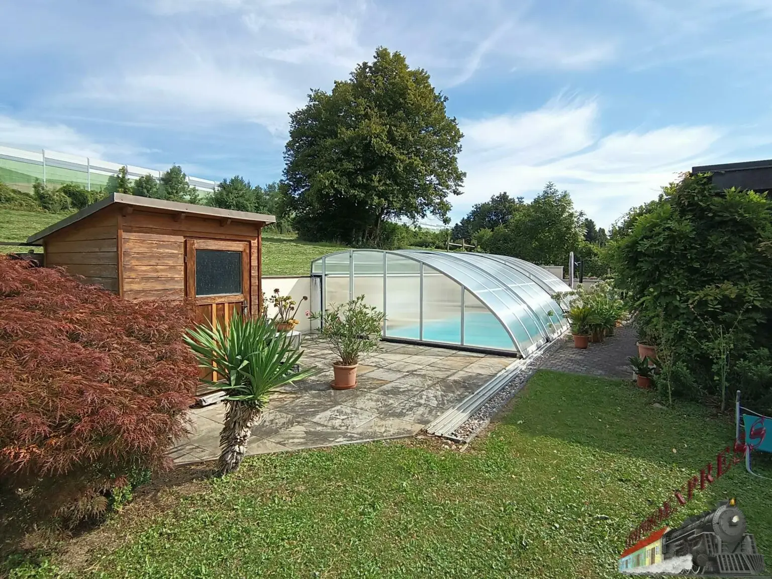 Solides Einfamilienhaus mit großem Garten, Pool und Potenzial - nur 20 Minuten von Wien entfernt