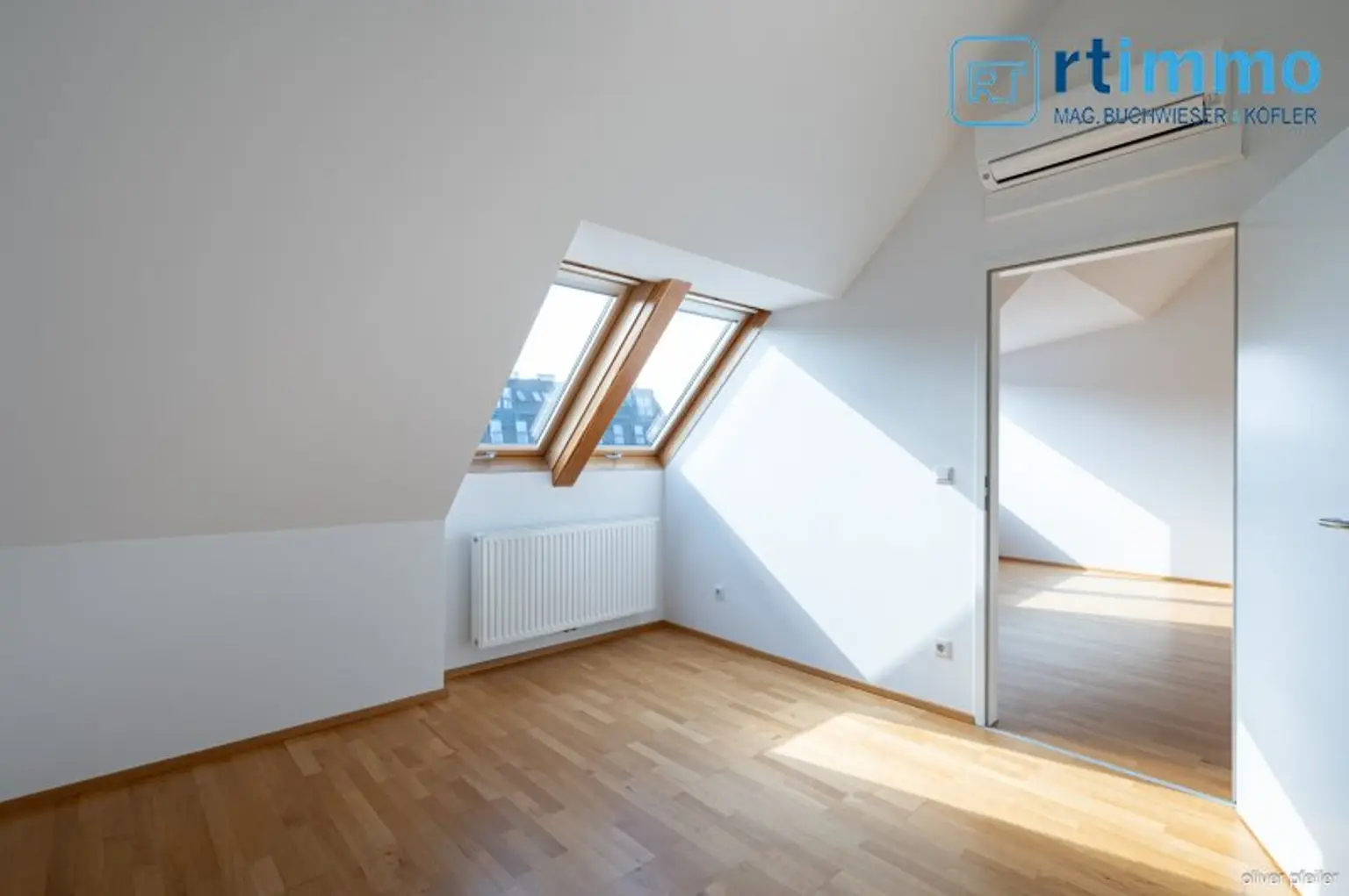 WOHLFÜHLWOHNUNG 3-ZIMMER DACHGESCHOSSWOHNUNG MIT KLIMAANLAGE und kleiner Terrasse