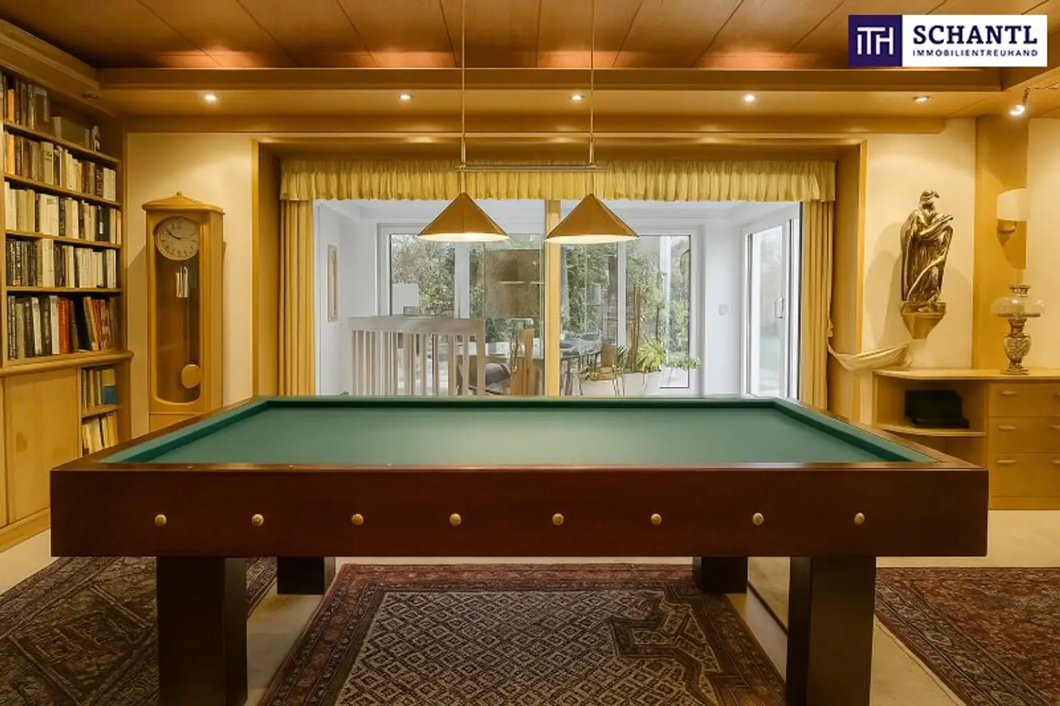 Traumhafter Bungalow mit Indoor-Pool, Weinkeller & großem Garten auf Eigengrund