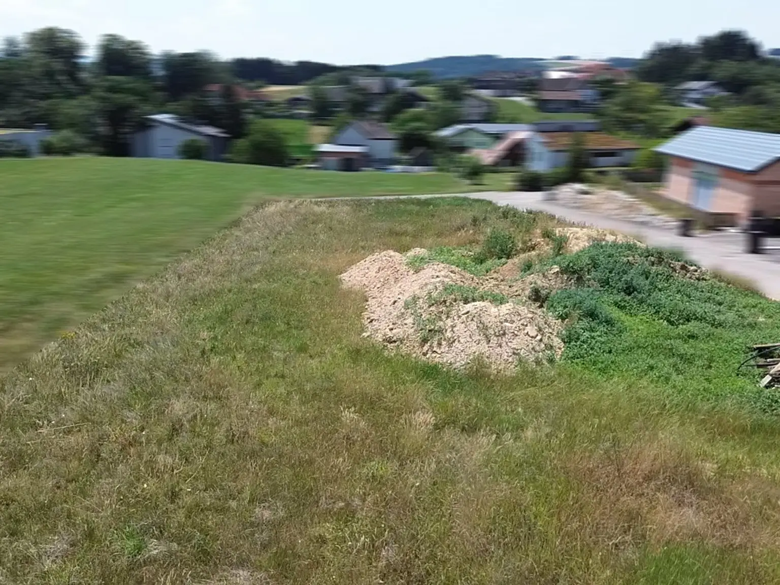 Drohnenaufnahme / Umgebung unscharf