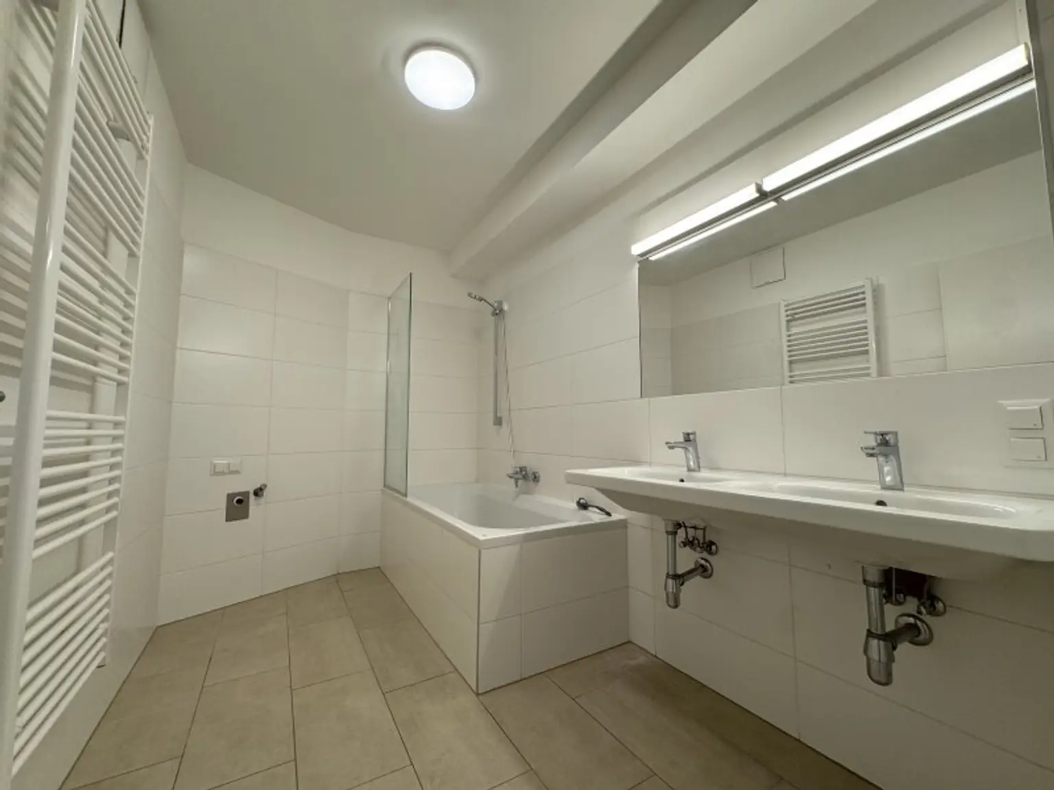3 Zimmer Wohnung! Bezugsfertig ab sofort! Schnell sein!!