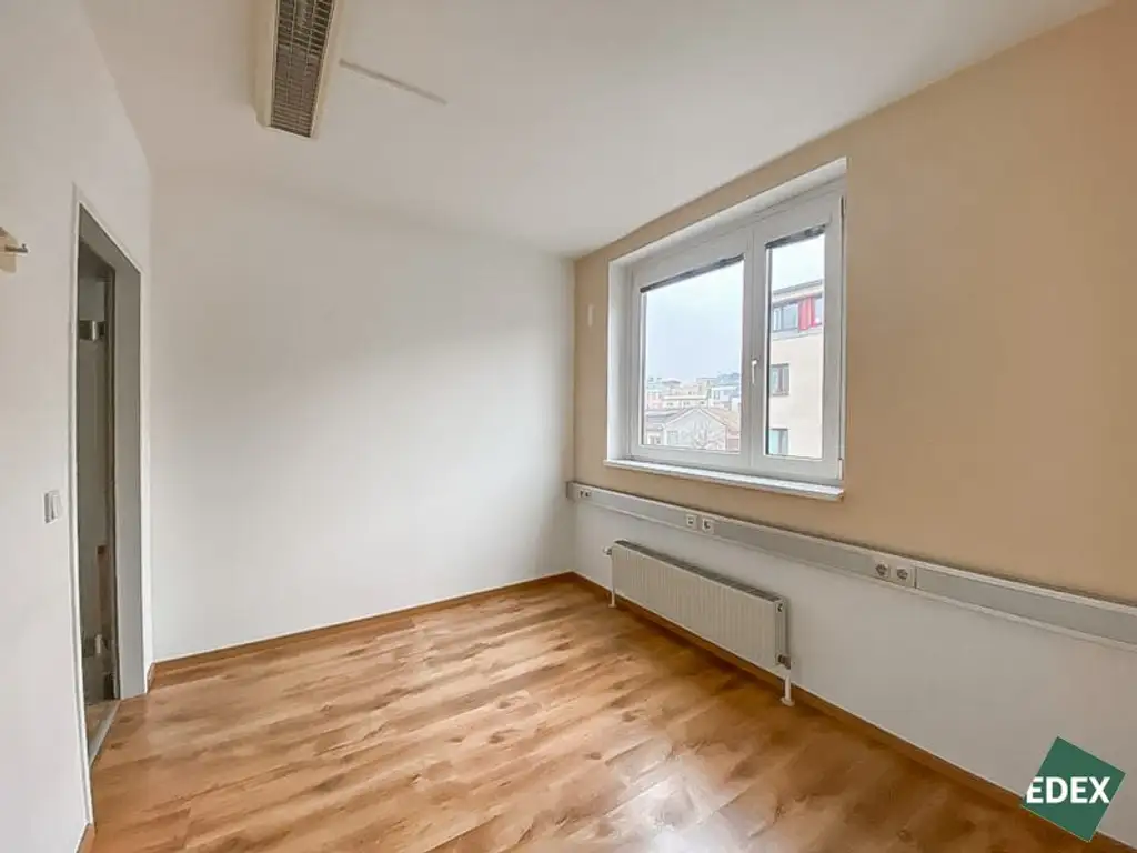 Großflächige Ordination mit guter Anbindung