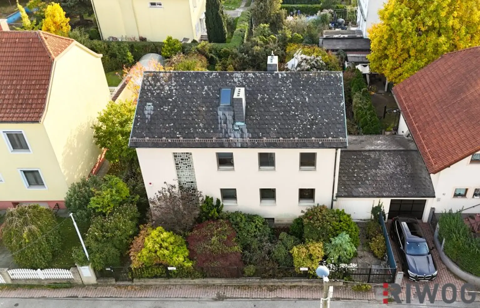 EIN- ODER ZWEIFAMILIENHAUS, gute Substanz, Modernisierungsbedarf