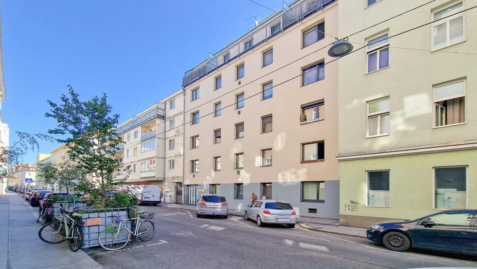 Eigentumswohnung mit Garage in ausgezeichneter Lage nahe Brunnenmarkt. Top Verkehrsanbindung und Infrastruktur