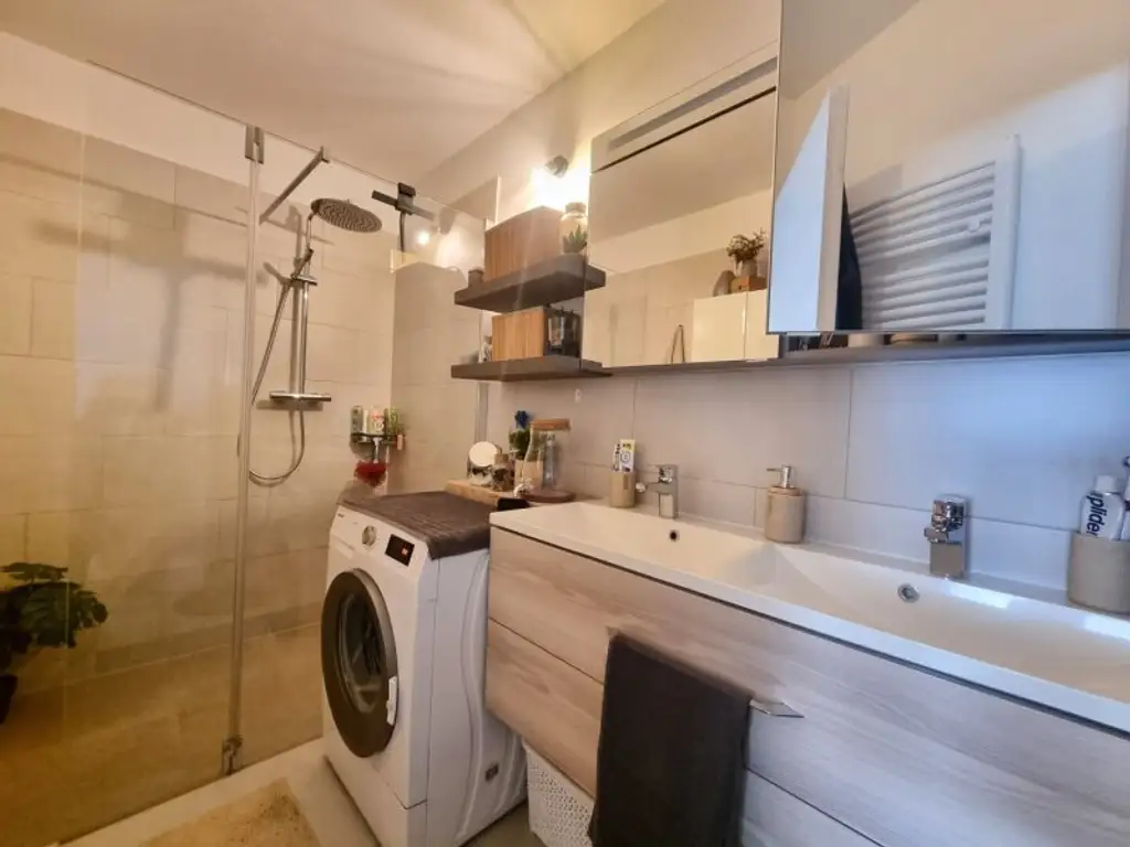 Bereit für den Einzug - Zentrale 3-Zimmer-Wohnung mit separater Küche - Ideal für Familien oder WGs!