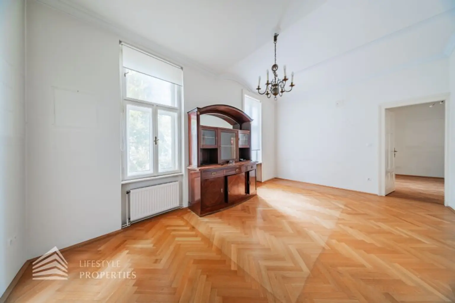 Charmante 3-Zimmer Altbauwohnung mit Loggia, Nähe Volksoper