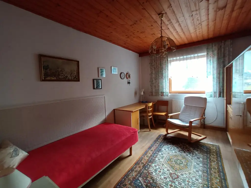 Solides Wohnhaus mit Potenzial in ruhiger Waldrandlage