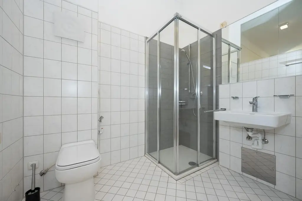 Tradition trifft Moderne – sonniges Apartment mit Küche und Parkplatz im Schloss Voglsang!