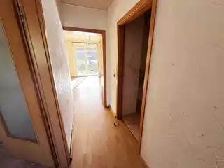 Flur_OG_mit_Blick_ins_Zimmer