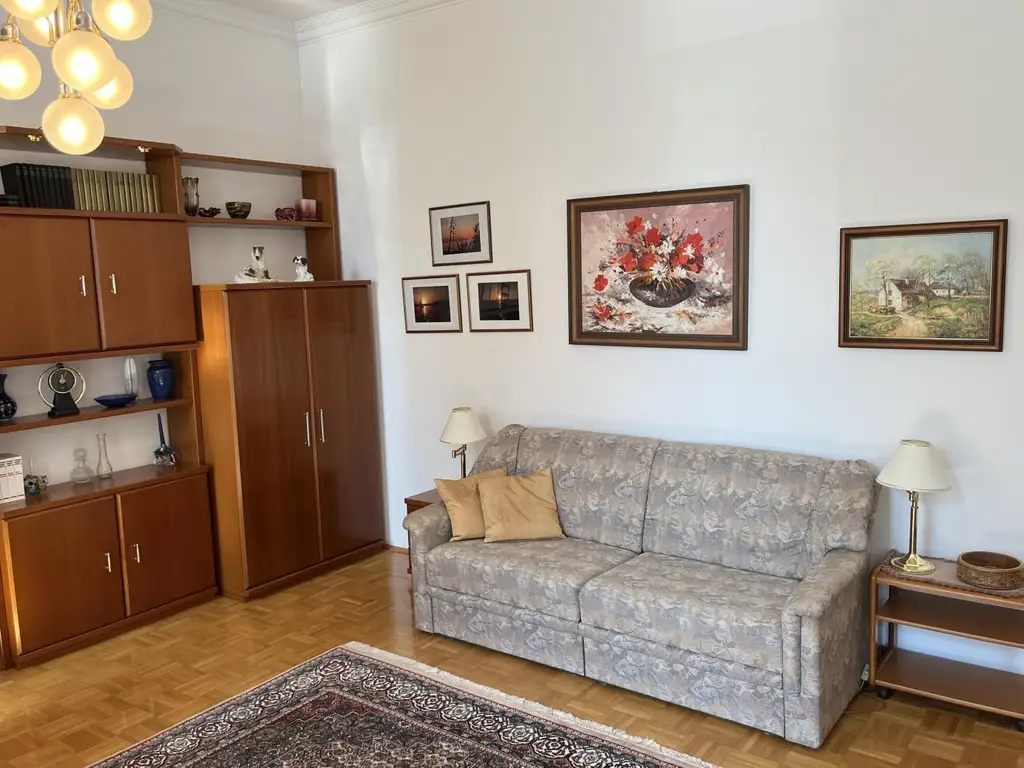 Sehr charmante Altbauwohnung in TOP-Lage