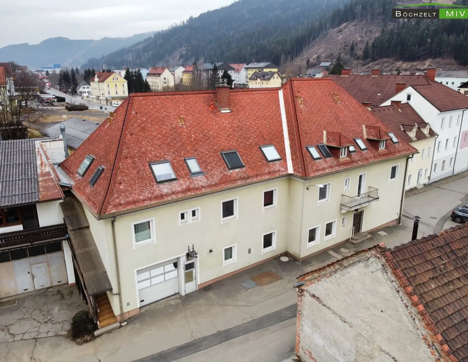 Zinshaus mit Wohnungen und Geschäftsflächen in St. Michael i. d. Obersteiermark