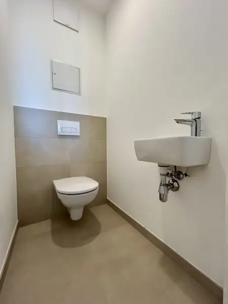 Erstbezug: Traumhafte 3-Zimmer-Wohnung mit Südbalkon in 1230 Wien!