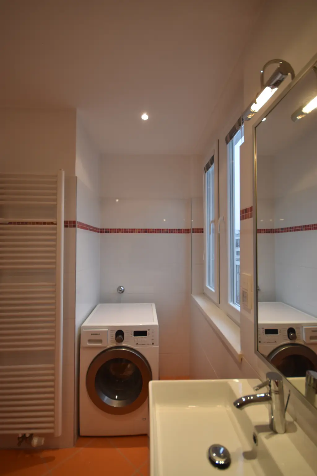 "4. BEZIRK - Moderne 2 Zimmer Wohnung mit großem Balkon und Weitblick"