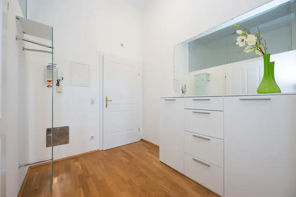 Tradition trifft Moderne – sonniges Apartment mit Küche und Parkplatz im Schloss Voglsang!