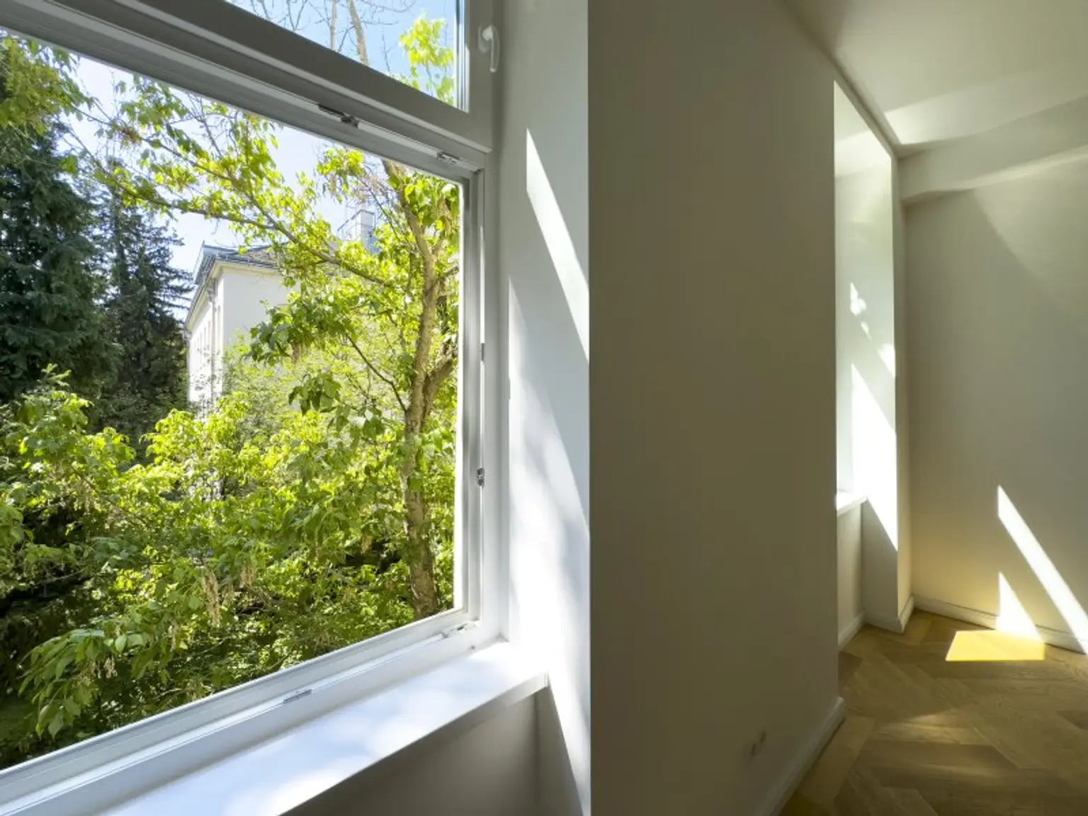 Altbau-Charme zum Erstbezug | Lichtdurchflutet, ruhig & grün | U4 vor der Tür