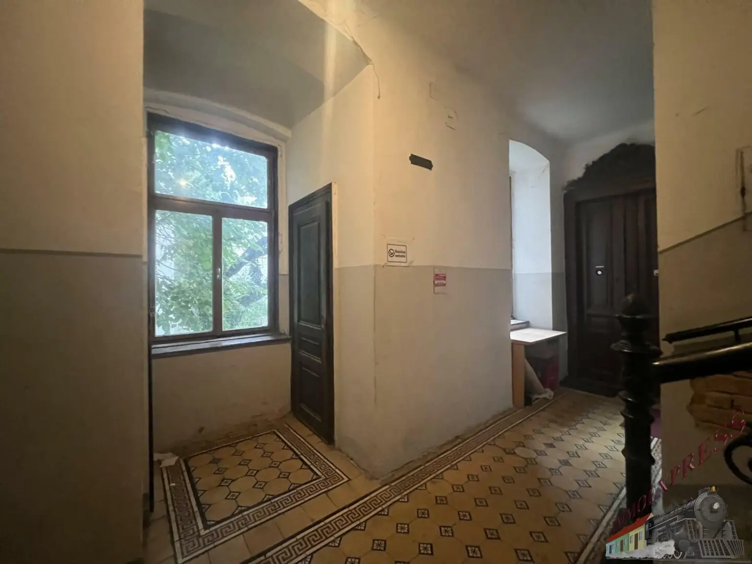 Zinshaus mit bewilligtem Dachgeschoß-Zubau - perfektes Investment - Innenhof