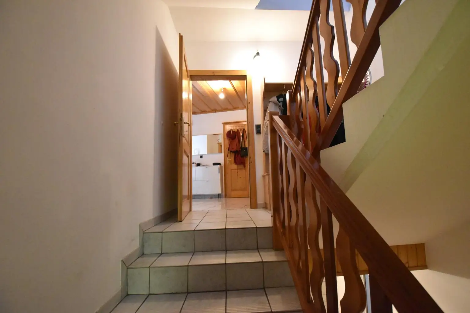 Großzügiges Wohnhaus mit zwei Wohneinheiten