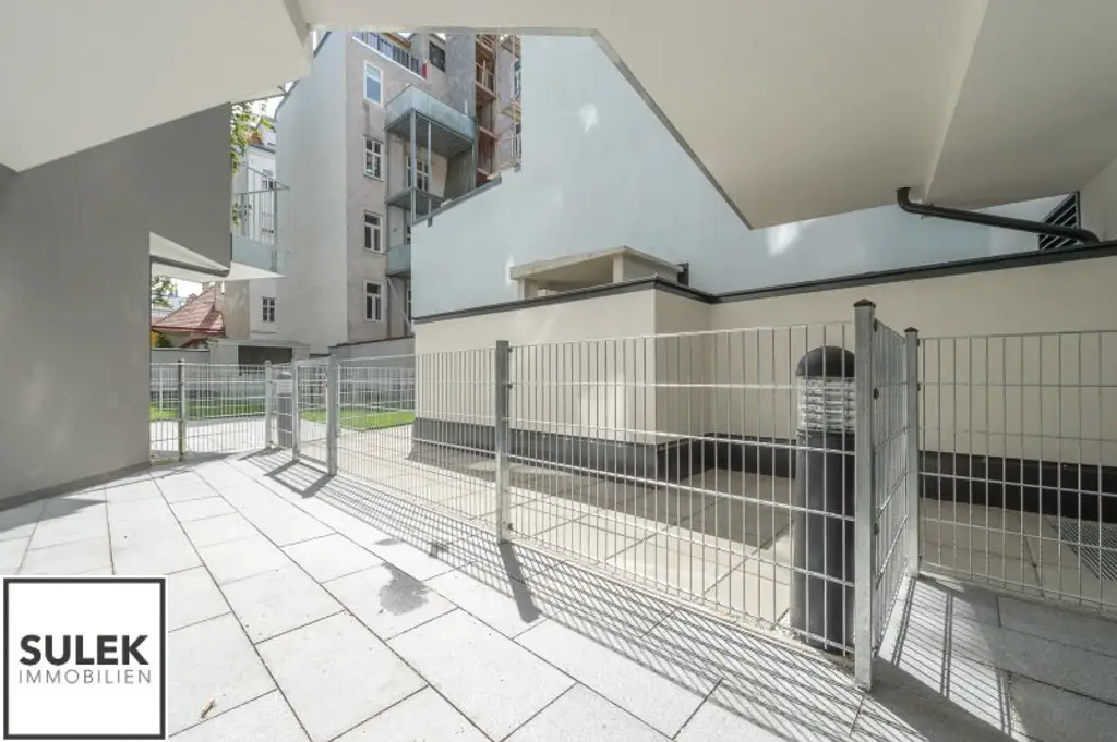 Ab Mitte Dezember  verfügbar ~ moderne 3 Zimmer Neubauwohnung mit Innenhof-Terrasse in beliebter Lage ~ Kaiserstraße U6 nähe!