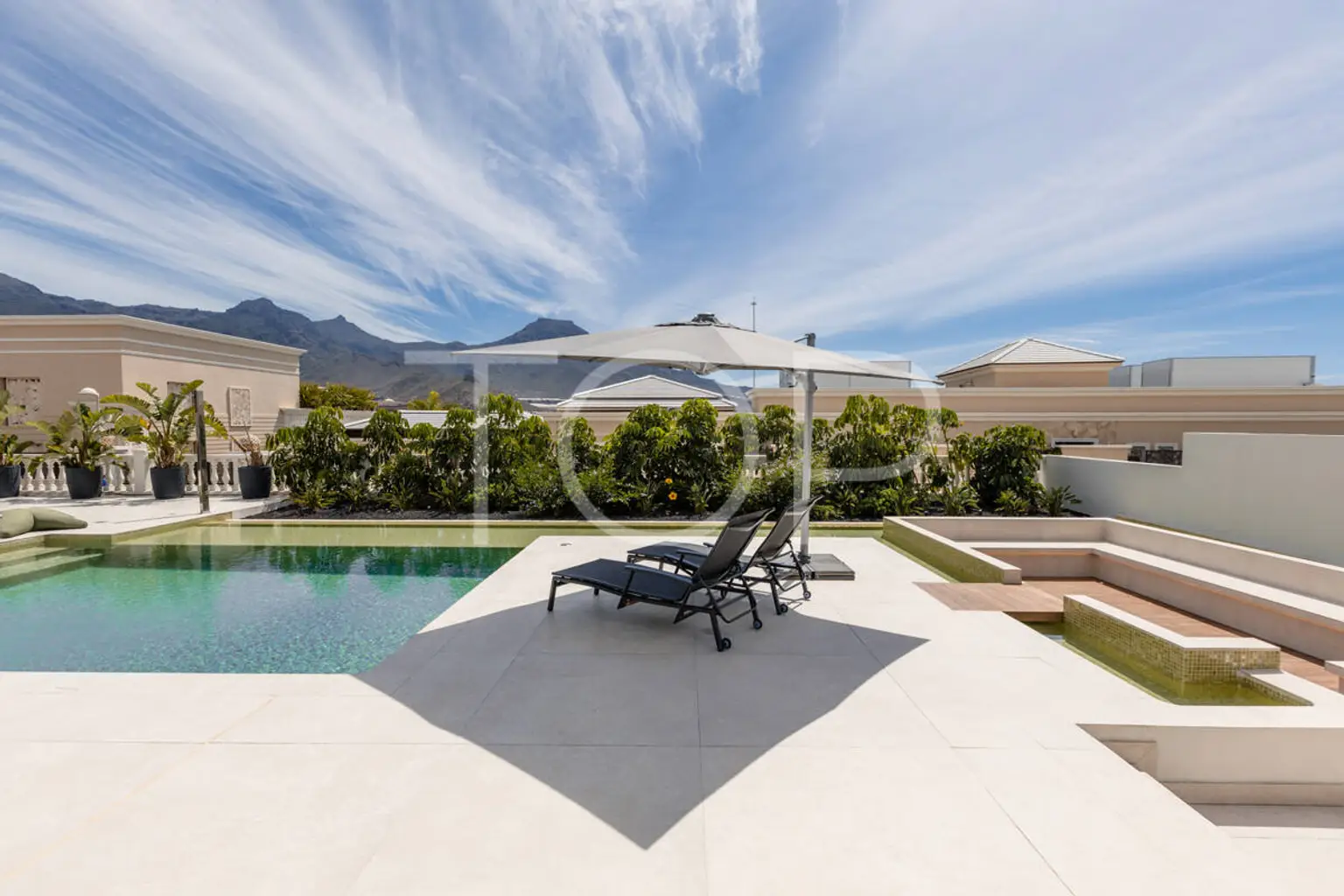 Clear_Blue_Skies-038