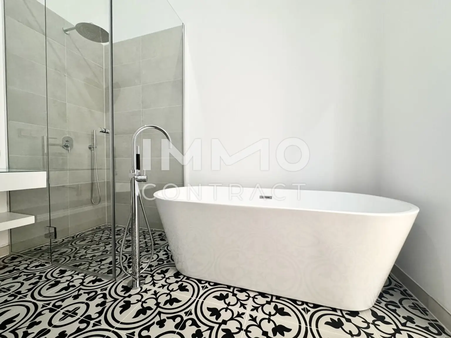 lichtdurchflutete 4-Zimmer-Penthousewohnung mit Balkon in Hietzing
