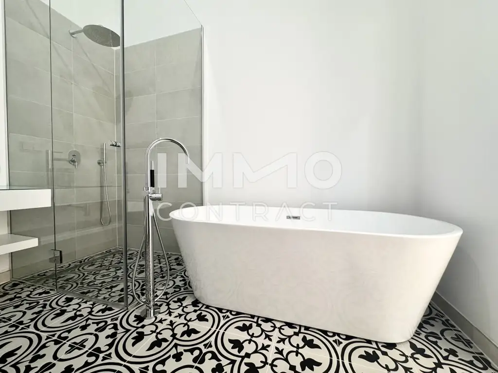lichtdurchflutete 4-Zimmer-Penthousewohnung mit Balkon in Hietzing