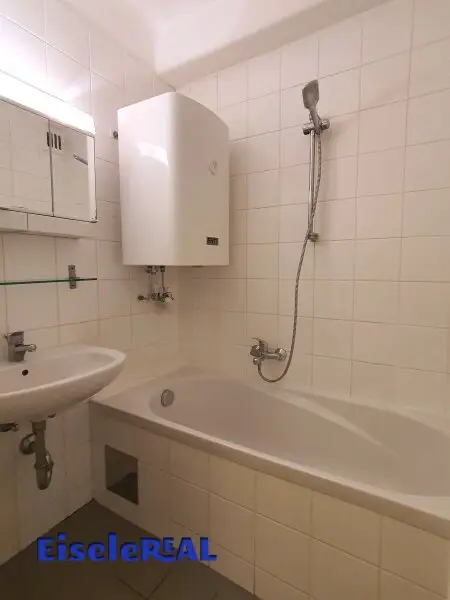 SINGLE/Pärchen-Wohnung  - Innenhof-RUHELAGE!!