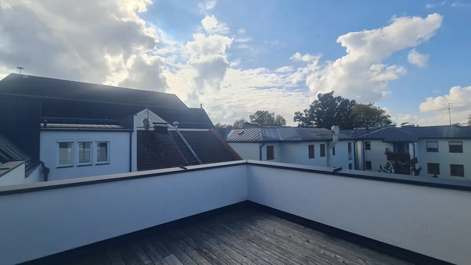 Offen, hell, besonders – Dachgeschoss mit Terrasse