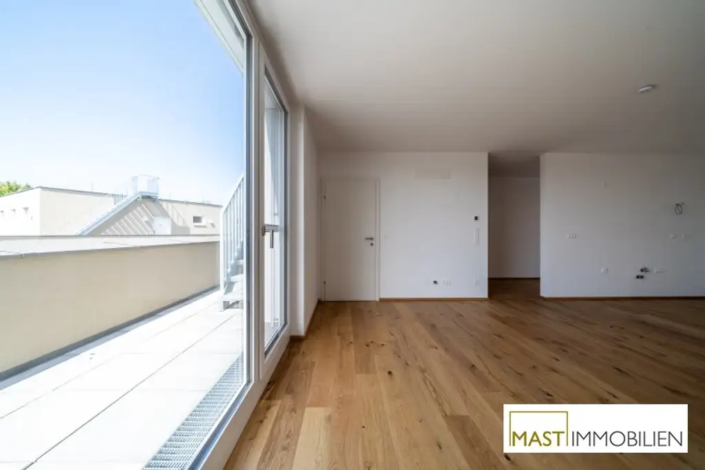 *Sommer 2025* Dachgeschosswohnung mit rund 83 qm Freifläche und direktem Seeblick!