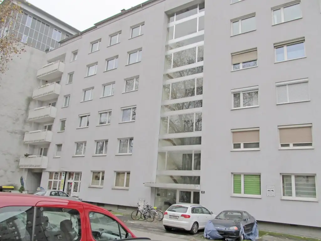 Schöne 3-Zimmerwohnung mit Loggia nähe Tabakfabrik! Gruberstraße!