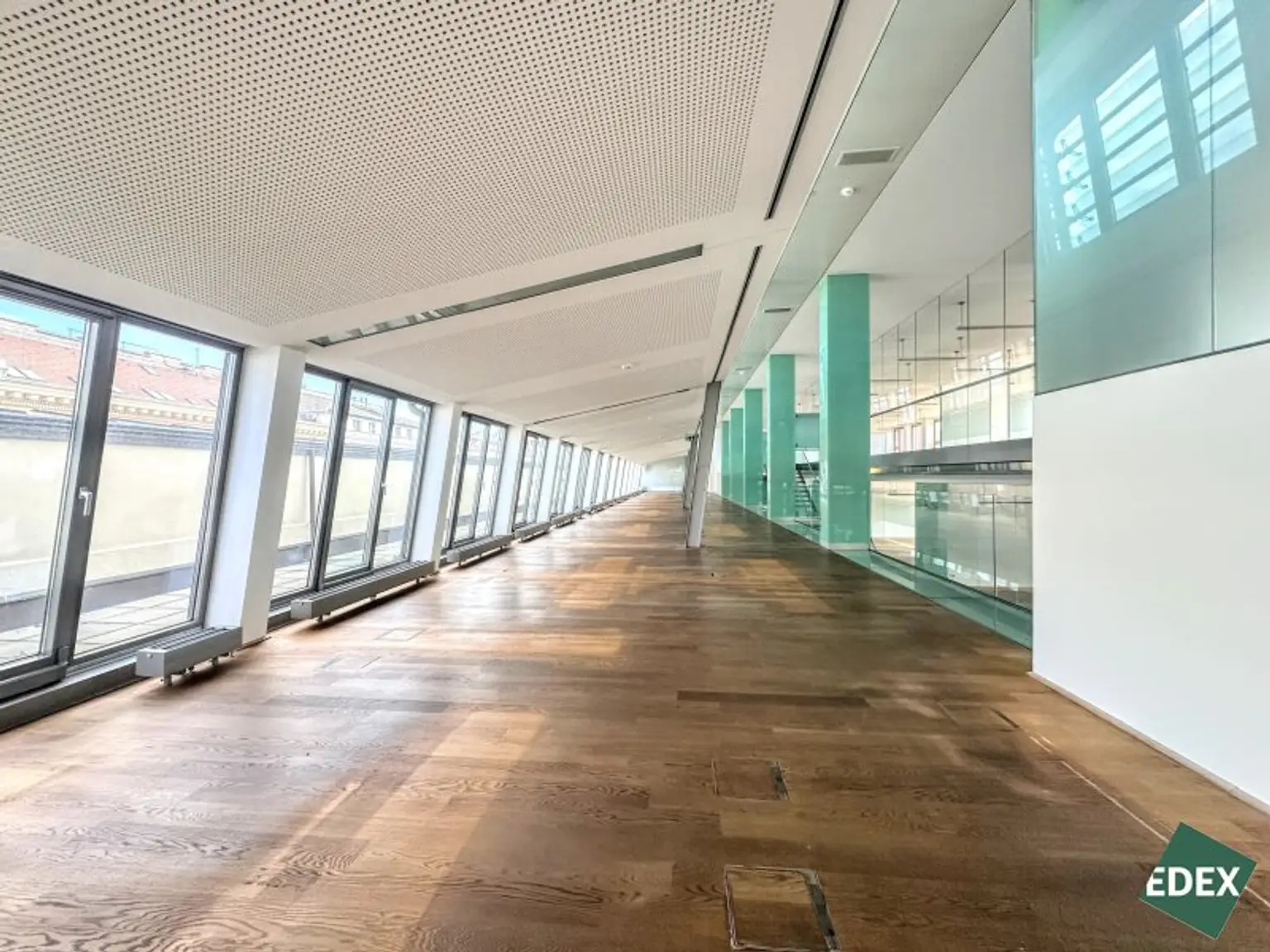 Repräsentatives DG-Maisonette-Büro samt Freifläche in der historischen alten Börse