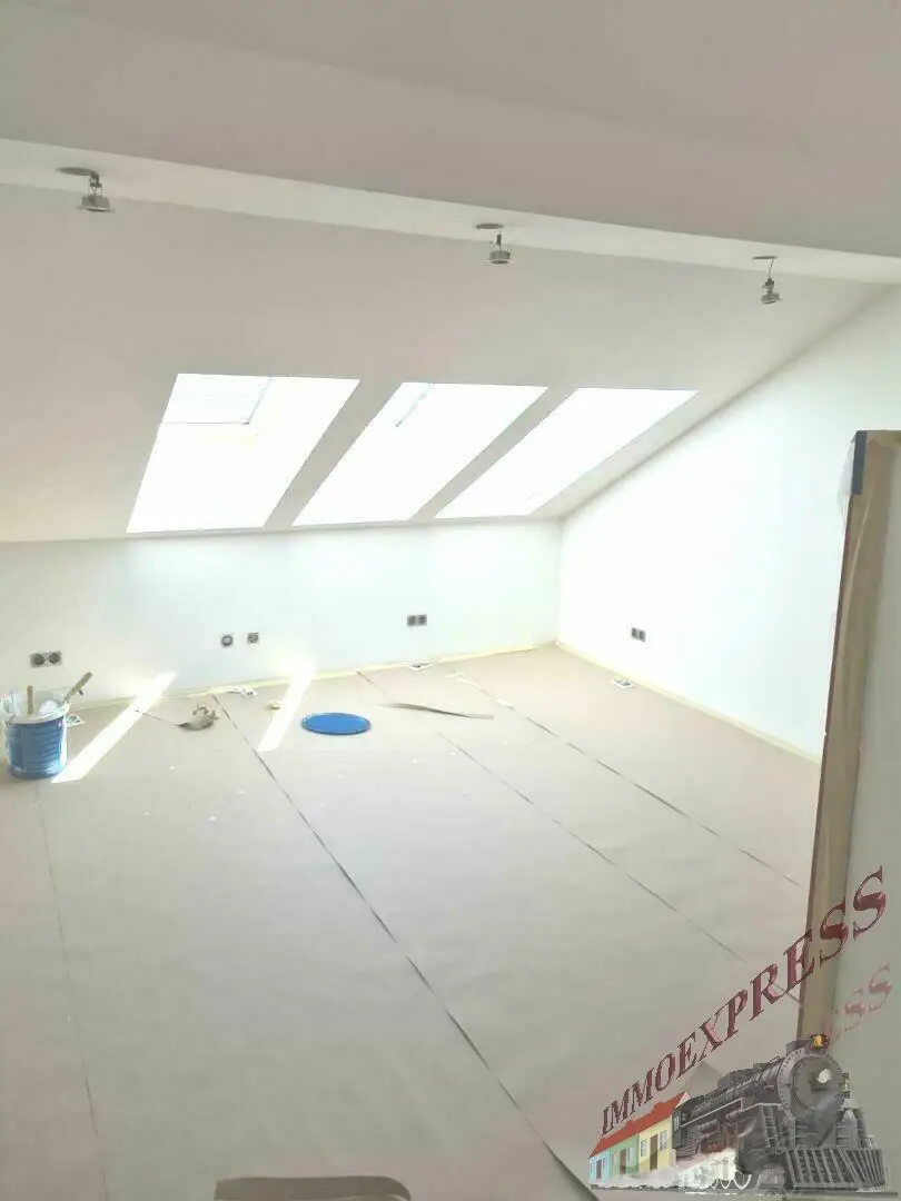 Unbefristete 3-Zimmer Dachgeschoßwohnung mit 20 m² Terrasse , inkl. HK und WW