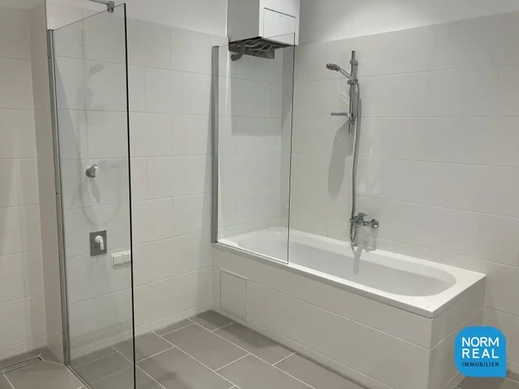 Elegante 4 Zimmer Erker Altbauwohnung